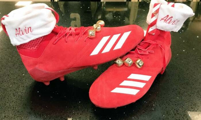 NFL Fines Player for Wearing Santa Christmas Cleats — But Kneeling for Anthem Still OK (Video)