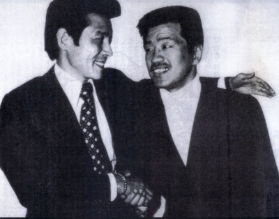 レビュー 加部究著 キックの鬼 沢村忠伝説 真空飛び膝蹴りの真実 01年 拳の眼