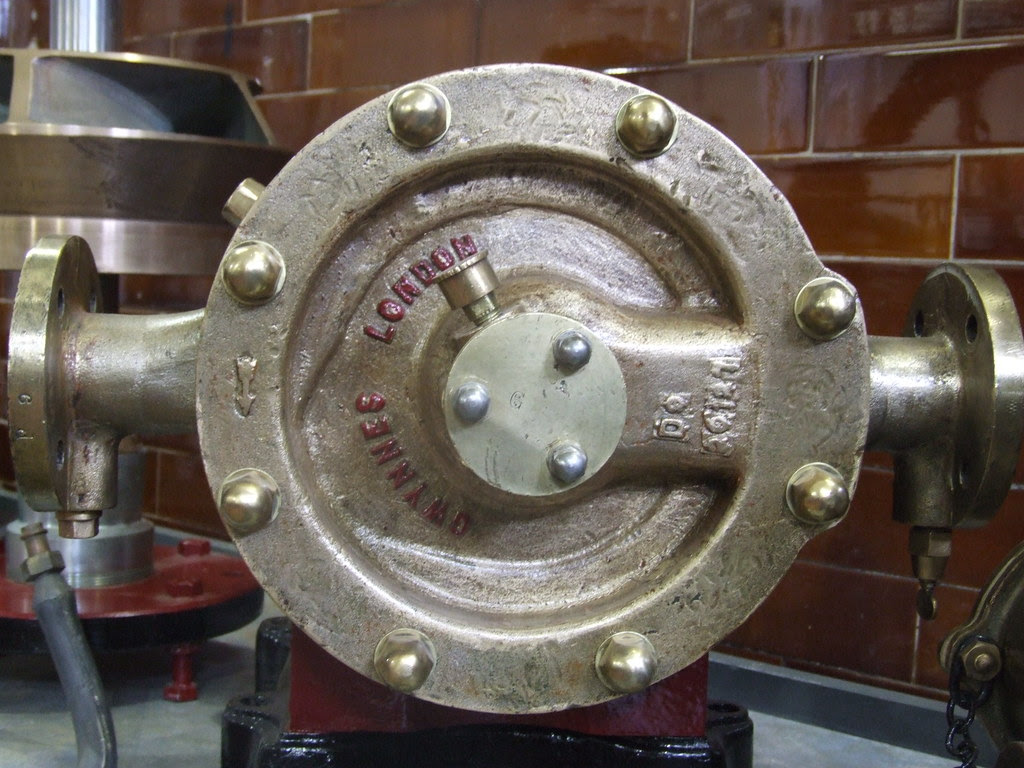 MAGNETICALLY DRIVEN iCENTRIFUGALi iPUMPSi iCENTRIFUGALi iPUMPSi MAGNETICALLY DRIVEN iCENTRIFUGALi iPUMPSi iCENTRIFUGALi iPUMPSi