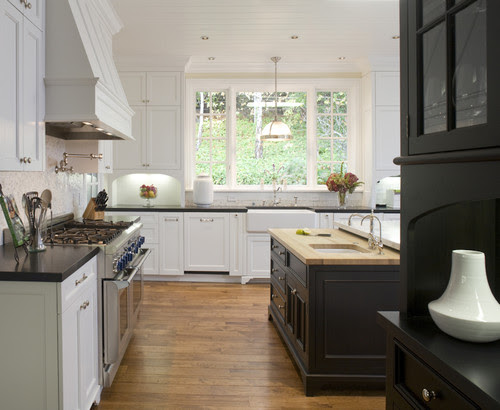 traditional kitchen by Amoroso Design