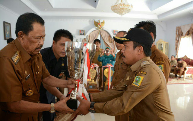 Piala Lomba Desa Tingkat Nasional Diarak di Kota Sinjai