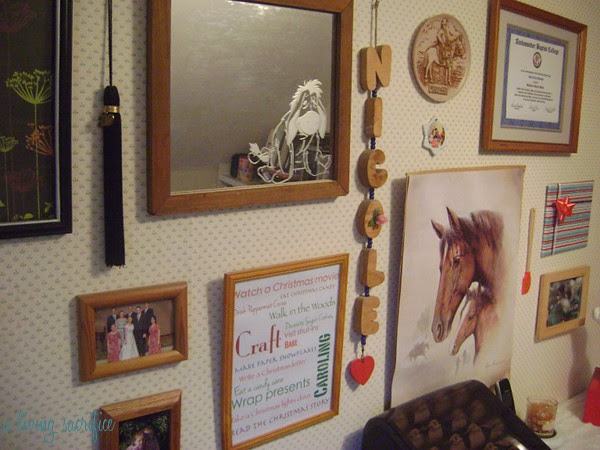 gallery wall christmasized