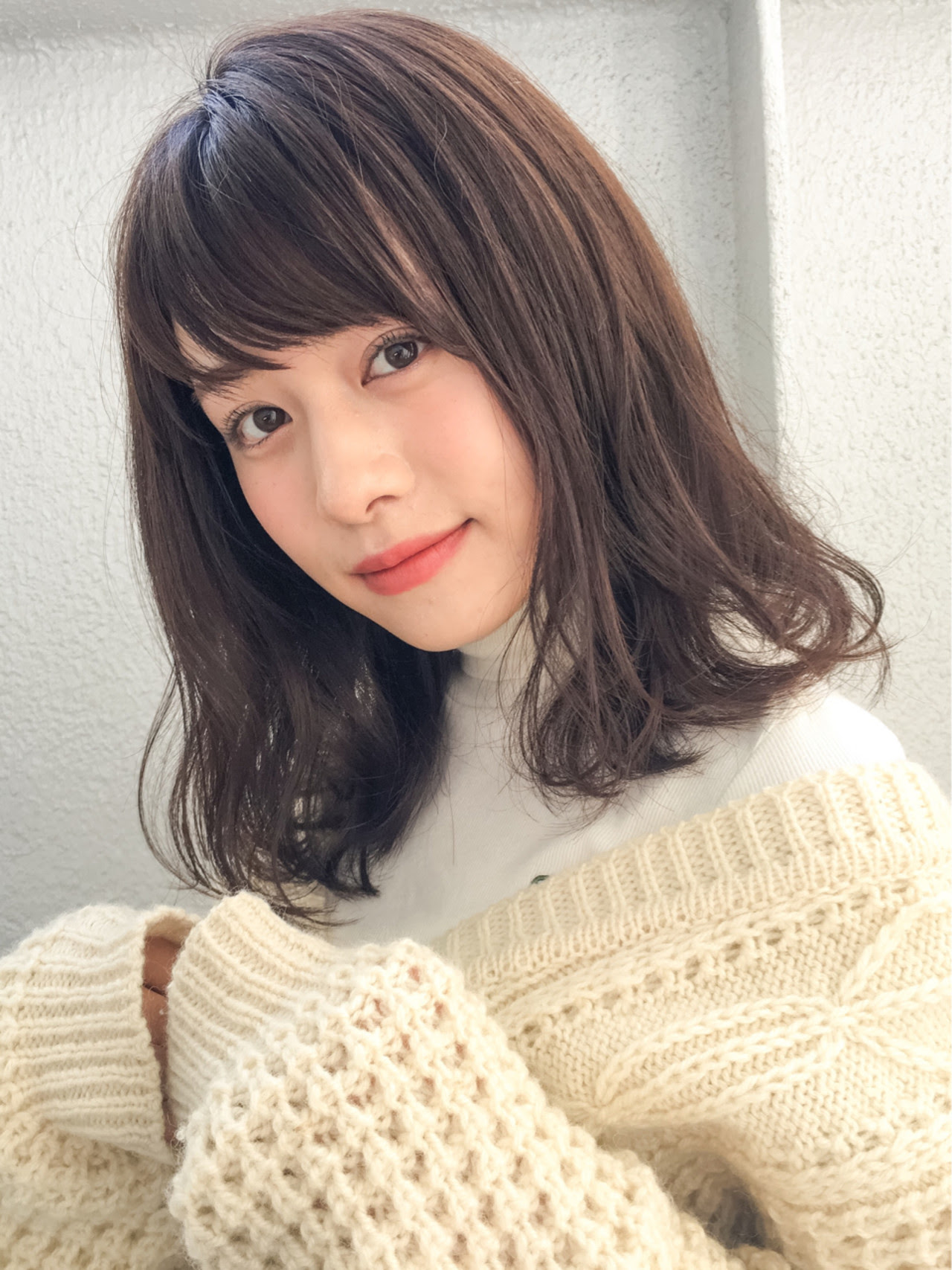 鎖骨 セミロング ストレート Bartu Ansari