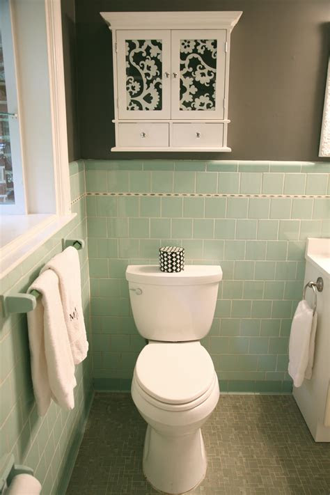 Here is an inspiring gallery of gray bathrooms. 35 seafoam green bathroom tile ideas and pictures 2020