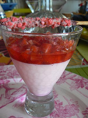 verrines panna cotta et fraises.jpg