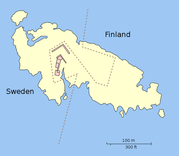 Pulau ini dibagi menjadi dua sejak Treaty of Fredrikshamn (Hamina) th 1809 yg menentukan garis perbatasan antara Swedia & Rusia (yg menguasai Finlandia sejak abad 18 hingga 1917). 