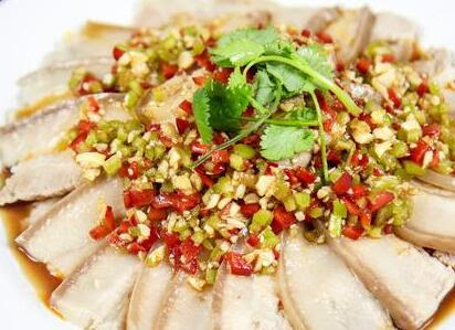 五花肉怎么做好吃蒜泥白肉的做法 烹饪食谱 福州市高厨职业培训学校