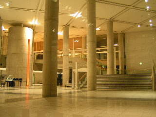 関西今昔建築散歩 栗東芸術文化会館さきら 川崎清