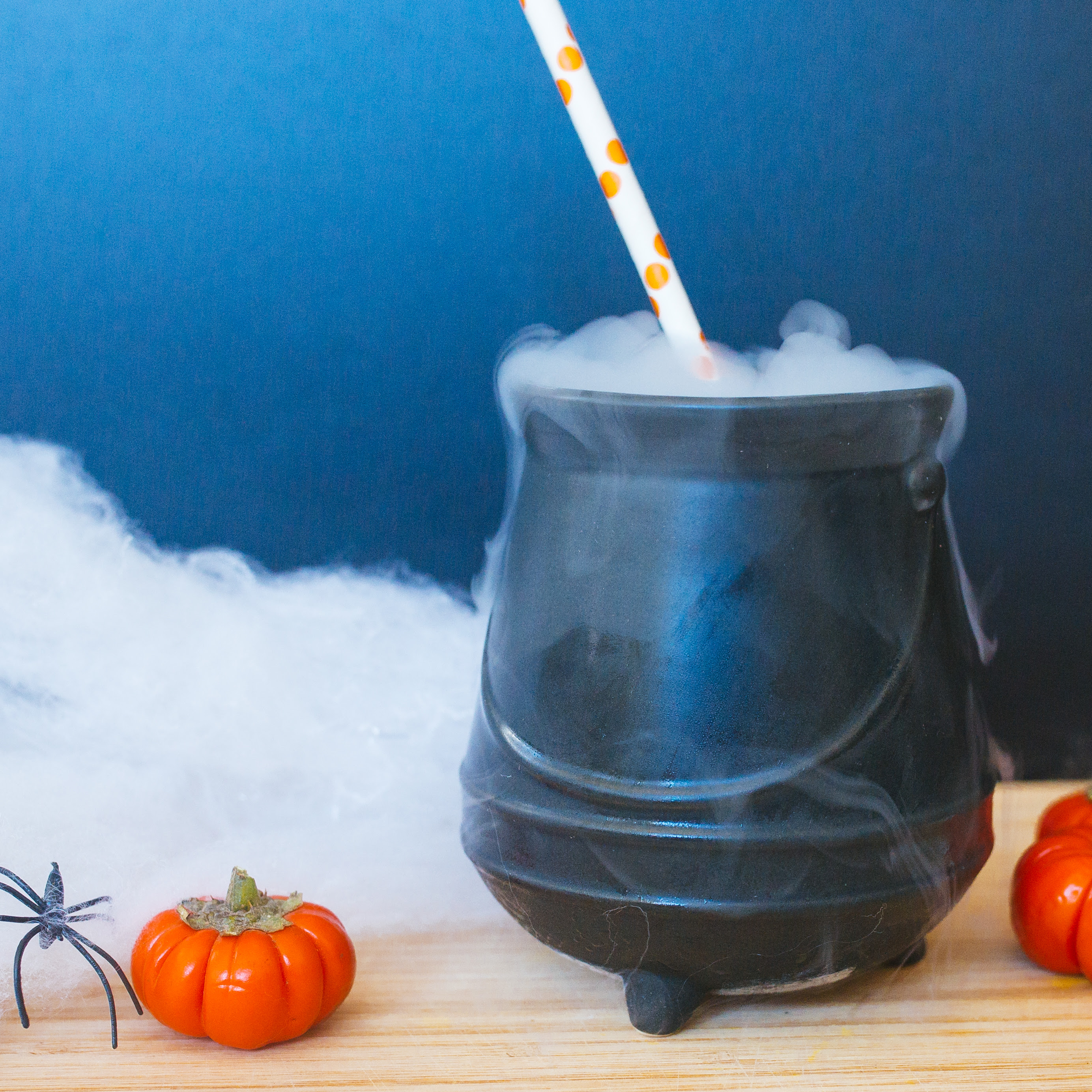 Looking for spook-tacular Halloween drinks? Our Shakeology smoothies are getting in on the haunted holiday fun with ghoulish costumes of their own, like this witches' brew smoothie. 