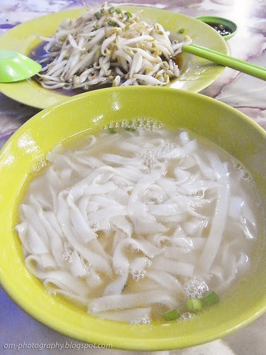 fifteen tower taugeh chicken, nga choi kai R0019179 copy