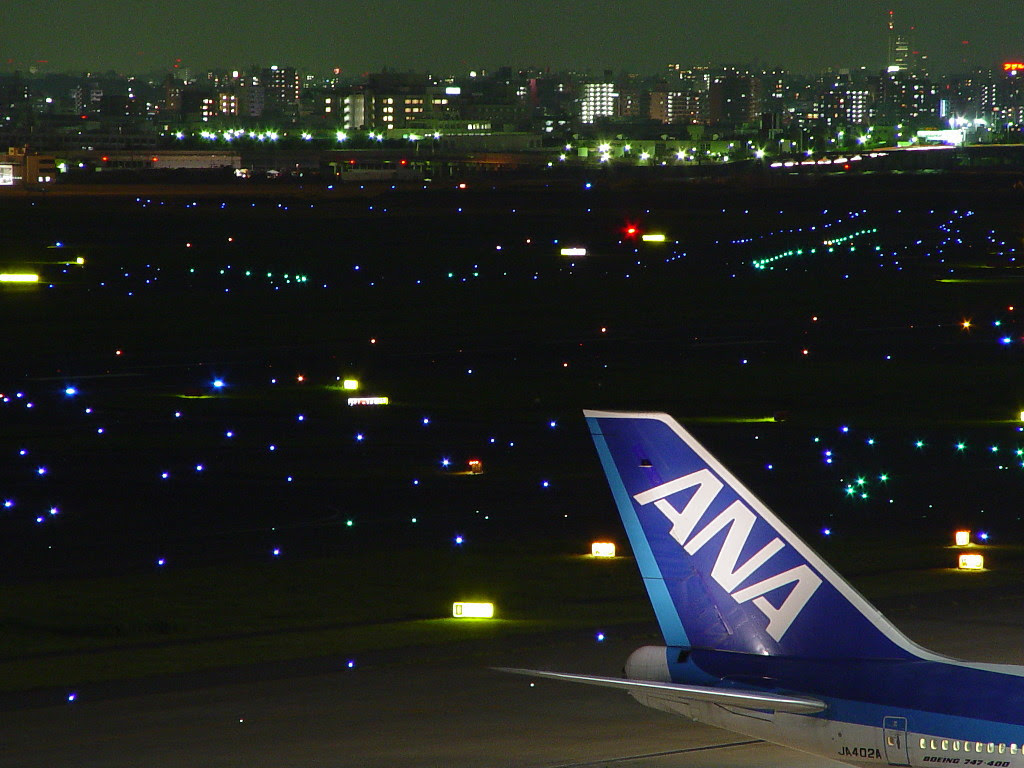 羽田空港 飛行機の写真 夜景無料壁紙 東京の夜景写真壁紙を無料でダウンロード
