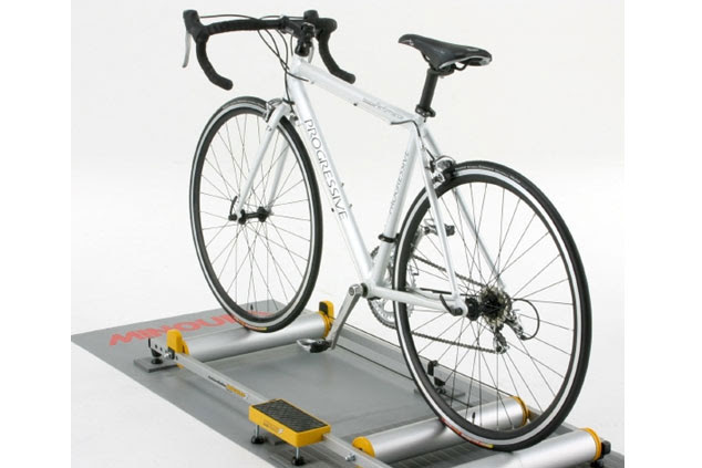 ミノウラトレーニングマットが モデルチェンジして新登場 サイクリングパーツ ウェアーのワールドサイクル ワーサイ