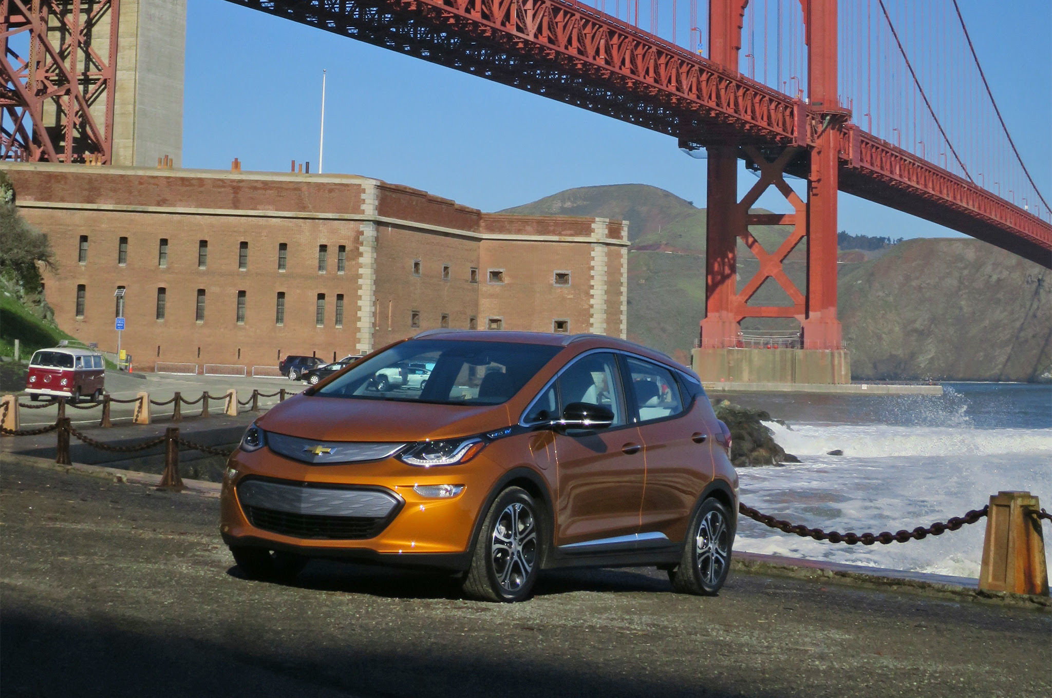 2017 Chevrolet Bolt EV front three quarter 03
