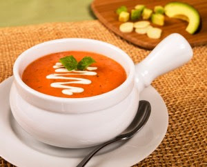 شوربة البندورة بالكريمة