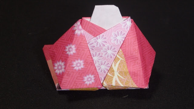 お雛様の小さいサイズの作品 折り紙で立体のお雛様の作り方