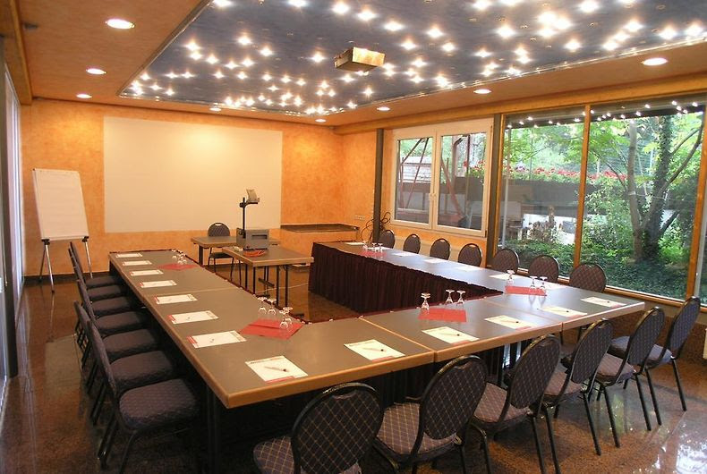 AAAA HOTELWELT KUBLER KARLSRUHE