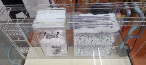 背面ろ過式の一体型アクリル水槽 株式会社セラジャパン