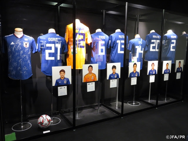 Samurai Blue Afcアジアカップuae19着用ユニフォームやメダル等を展示 日本サッカーミュージアム Jfa 公益財団法人日本 サッカー協会