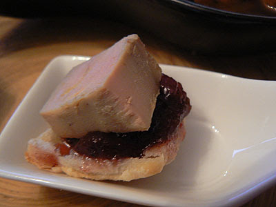 foie gras chutney sur patits feuilletés.jpg