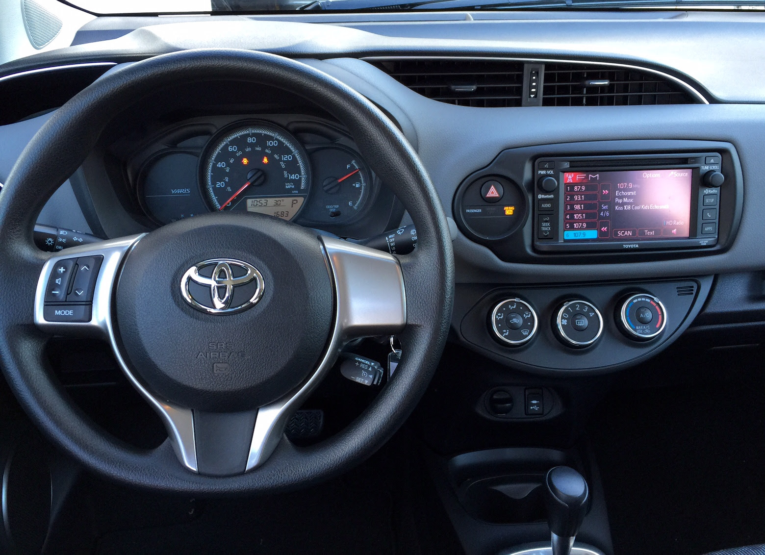 2015 Toyota Yaris Dash