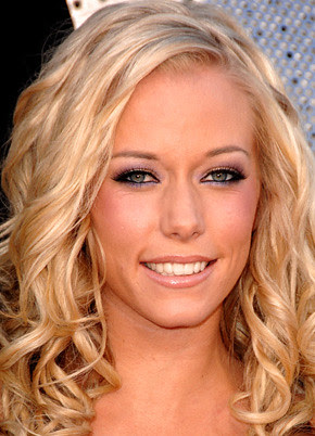 Kendra Wilkinson: Making love with Hugh Hefner was awful