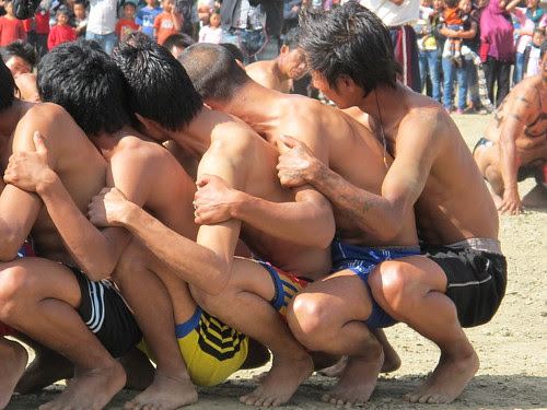 Boys performing Imu no pi 'süjo süjo', Ahuna 2012, Zunheboto