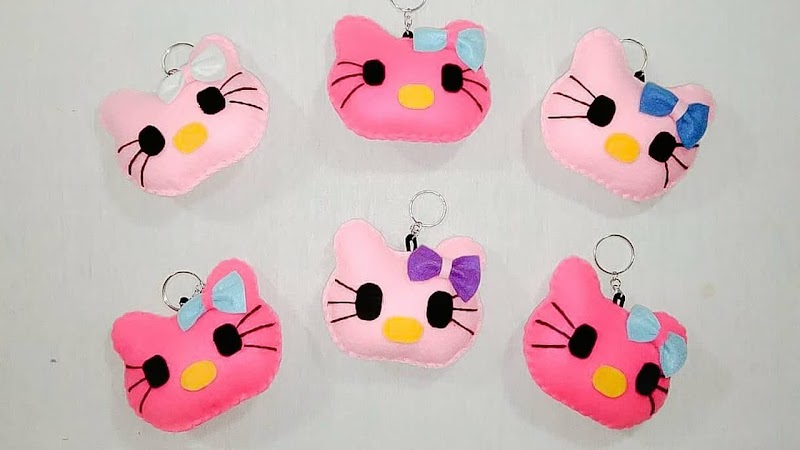 17+ Kerajinan Gantungan Kunci Hello Kitty Dari Kain Flanel, Motif Terbaru!