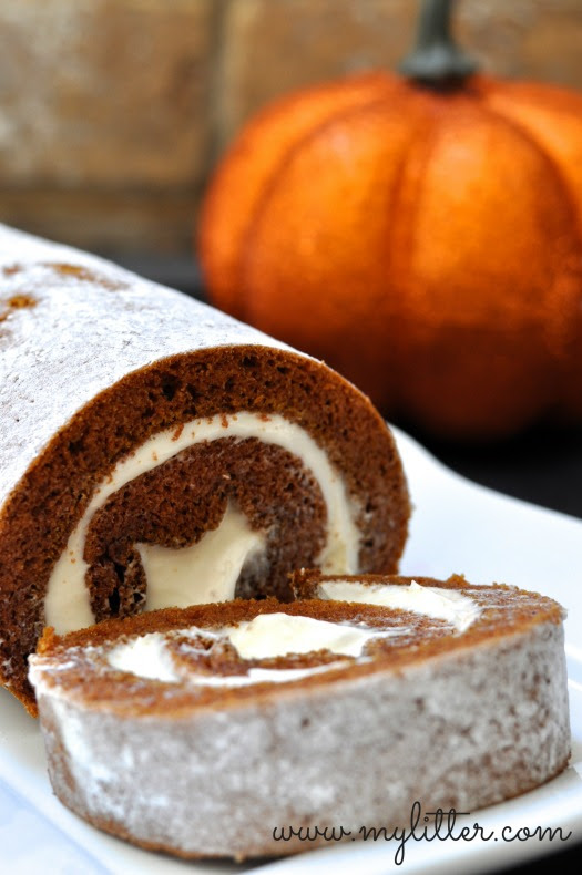 Easy Pumpkin Roll Recipe
