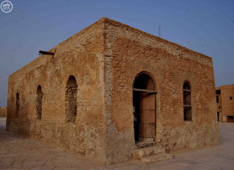 شواطئ بميناء واحد