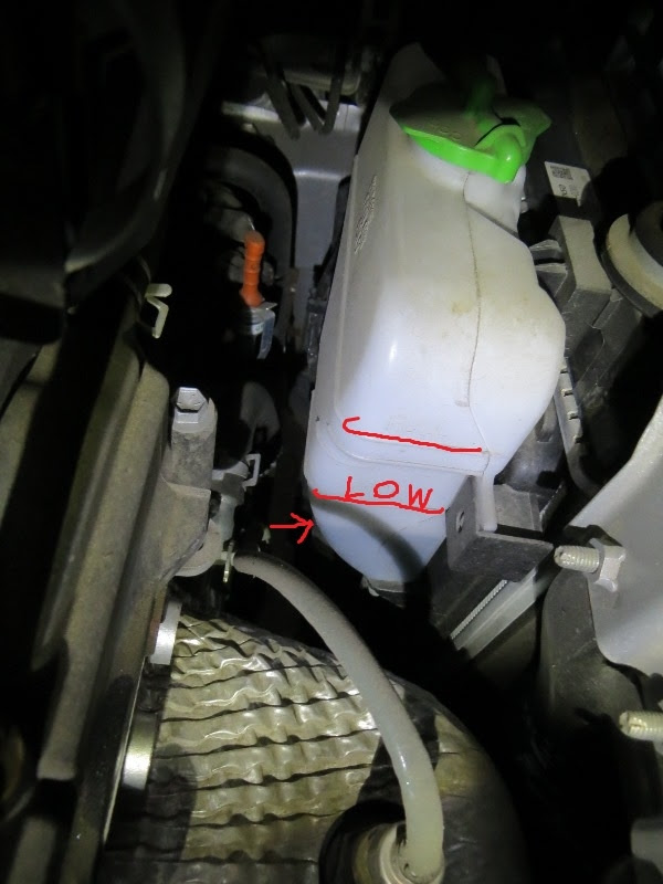 スズキの車の青い冷却水は減る クルマ屋の日々