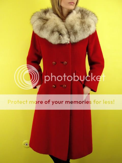 http://i296.photobucket.com/albums/mm164/electricskinny/1121eBay/1122RedFurCllrCt/NOV21st130.jpg