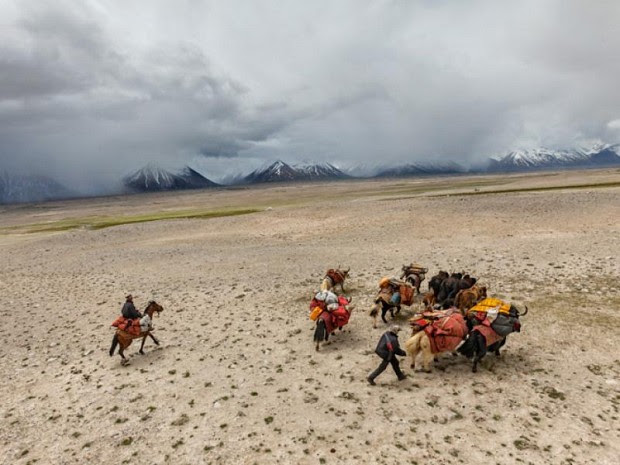 Kaum nomad Kirgis di Afganistan hidup di lokasi permai, sekaligus neraka.
