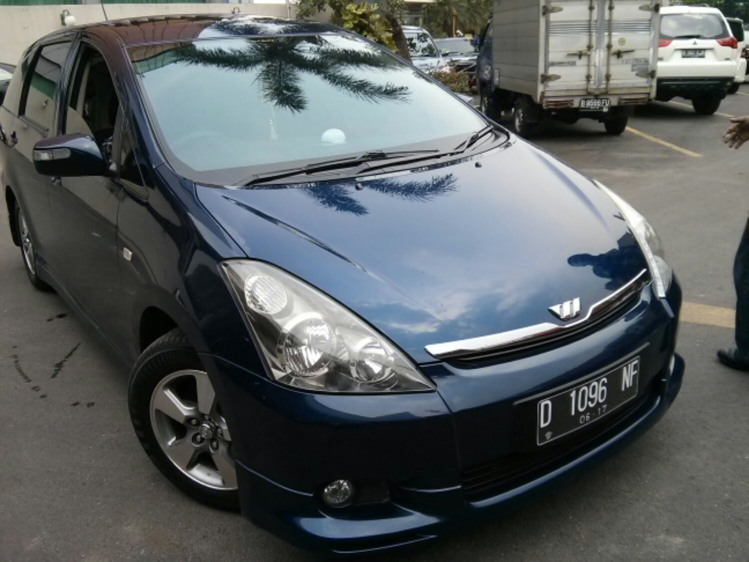 Nebeng Toyota  Wish  2006 Asik Juga Nih Mobil  CBU 