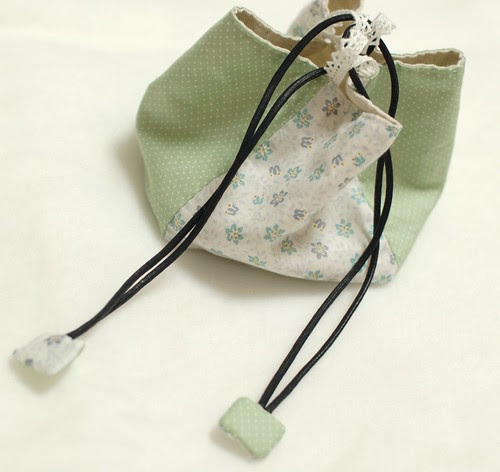Patchwork cube drawstring bag
