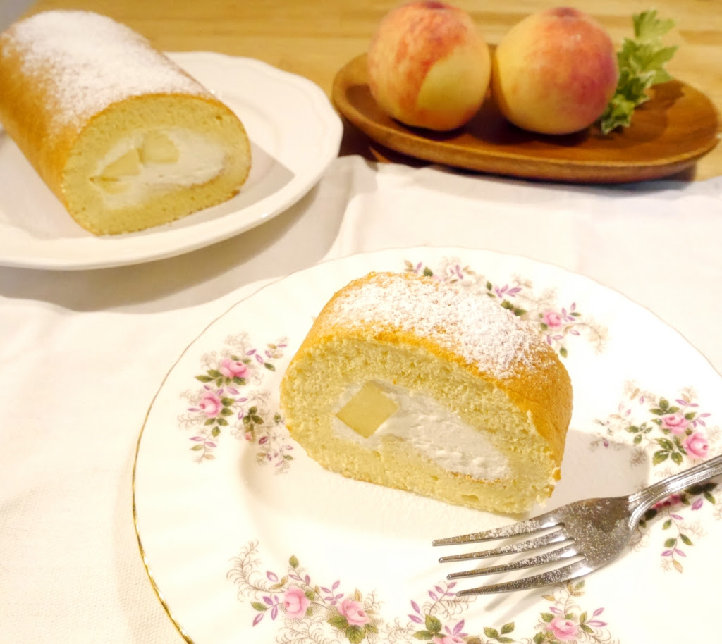 桃のふわふわシフォンロール おいしいパンのしくみとしこみ