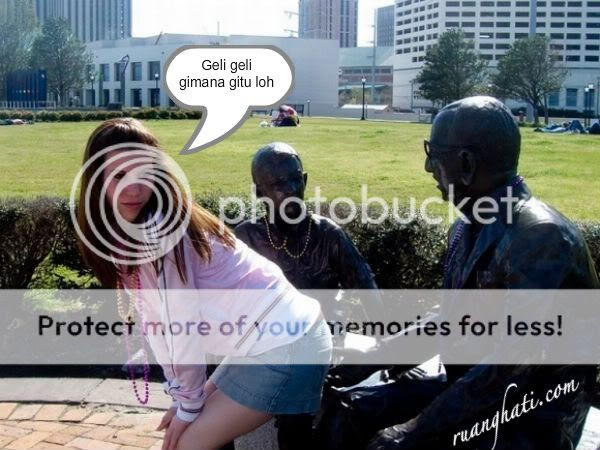 Para Wanita yang menikmati pelecehan seksual