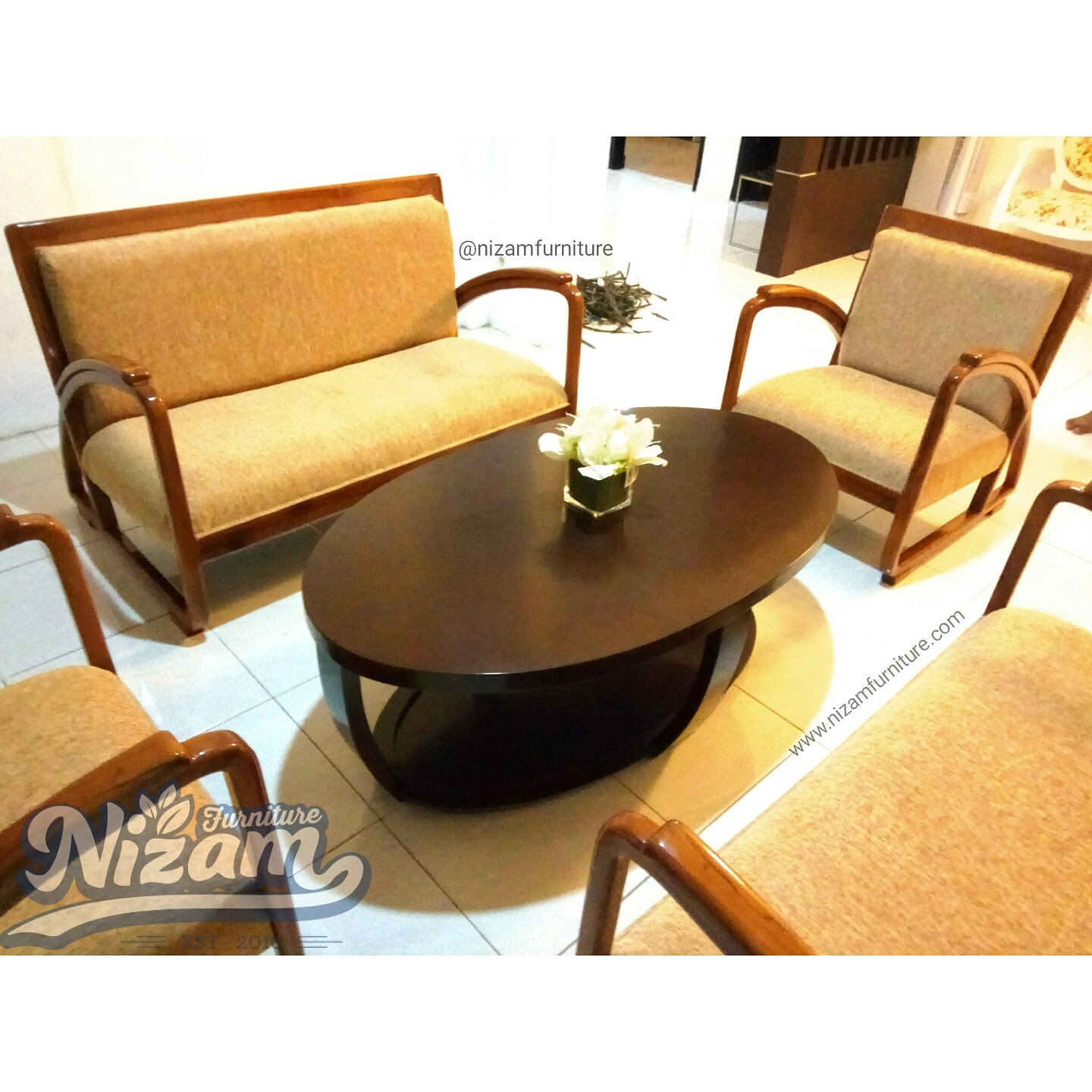 KURSI SEDAN MINIMALIS Nizam Furniture KURSI SEDAN MINIMALIS Nizam Furniture