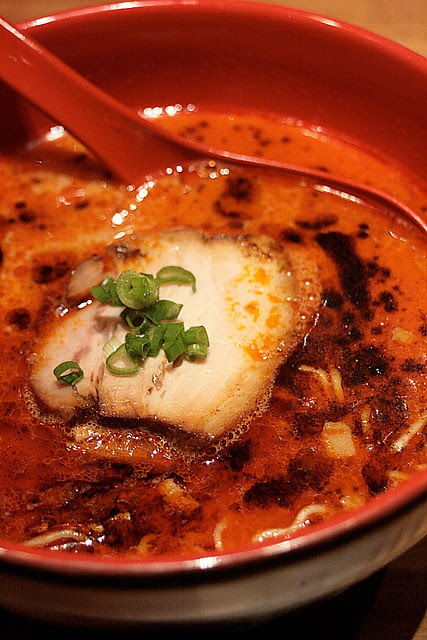 TAO Aka (Red) - Thin curly noodles in a tonkotsu soup blended with fish stock and spicy miso paste. Also has Bara Chashu (pork belly), spring onions and garlic oil