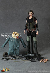 ALICE-RESIDENTEVIL-HOTTOYS-04