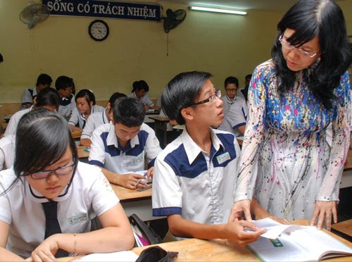  Học sinh Trường THPT Mạc Đĩnh Chi (TP HCM) trong tiết học của chương trình phân ban.( Ảnh chụp tháng 4-2010) Ảnh: Tấn Thạnh 
