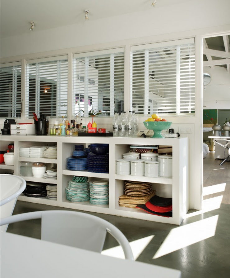 white kitchen in home in girona 6