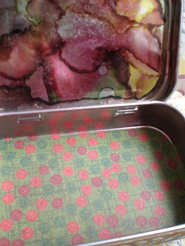 Button Tin - Inside