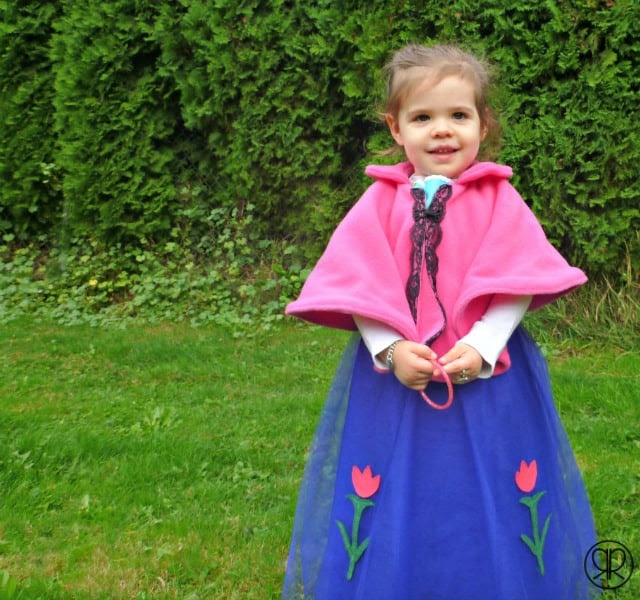 Simple FROZEN Inspired Princess Anna Cape