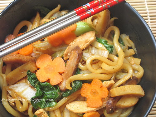 Stir fried black pepper Udon noodles