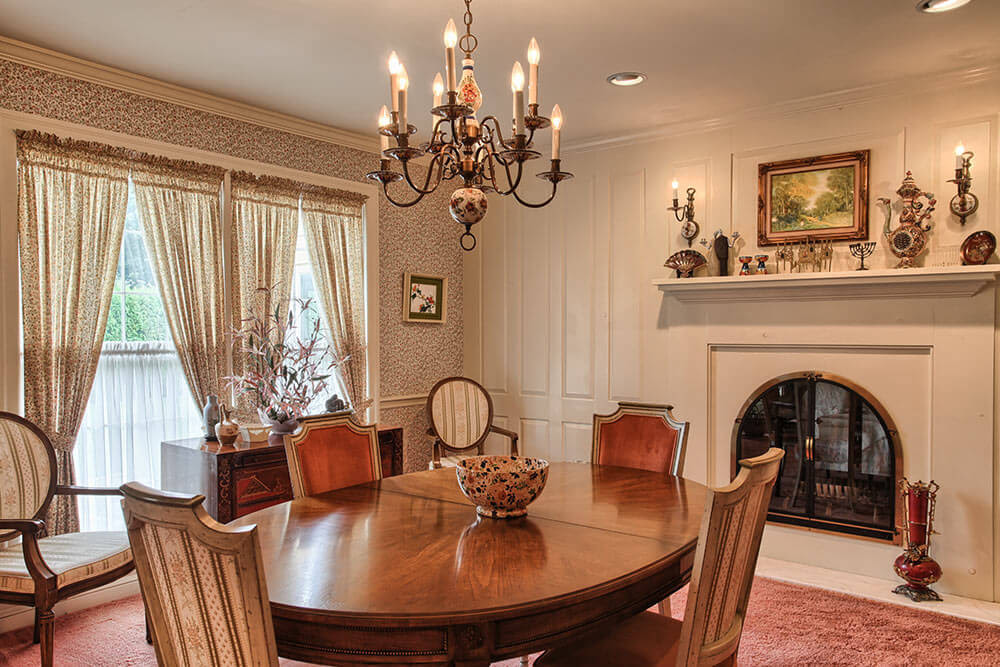1970s interior design done superbly in this 1977 time capsule house