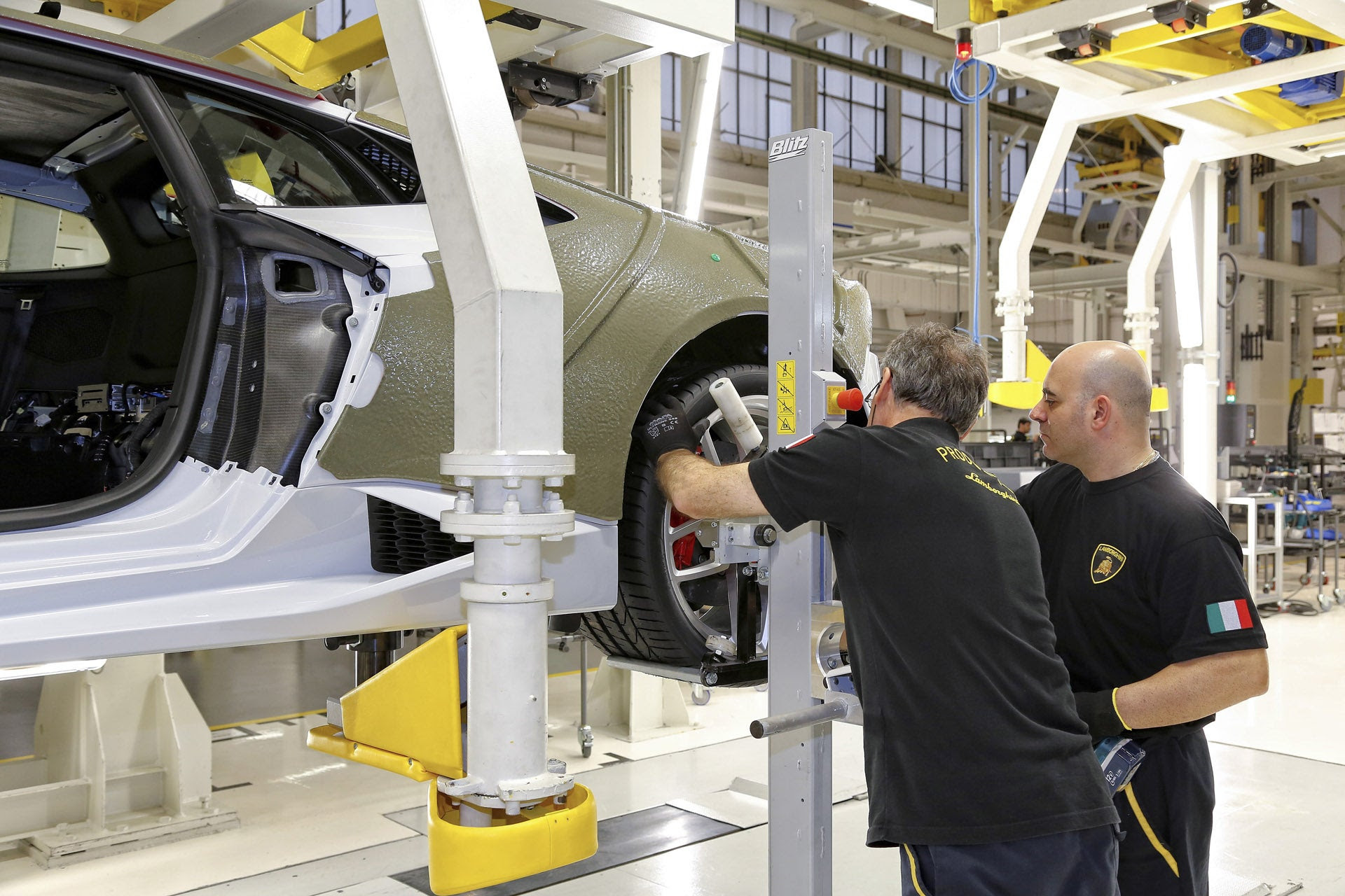 How Lamborghini Builds The Huracan