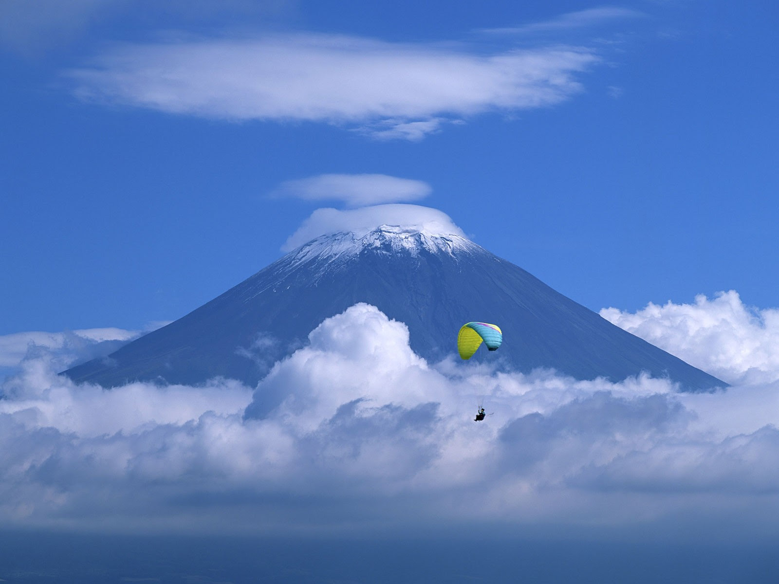 Volcano in Japan wallpapers and images - wallpapers ...