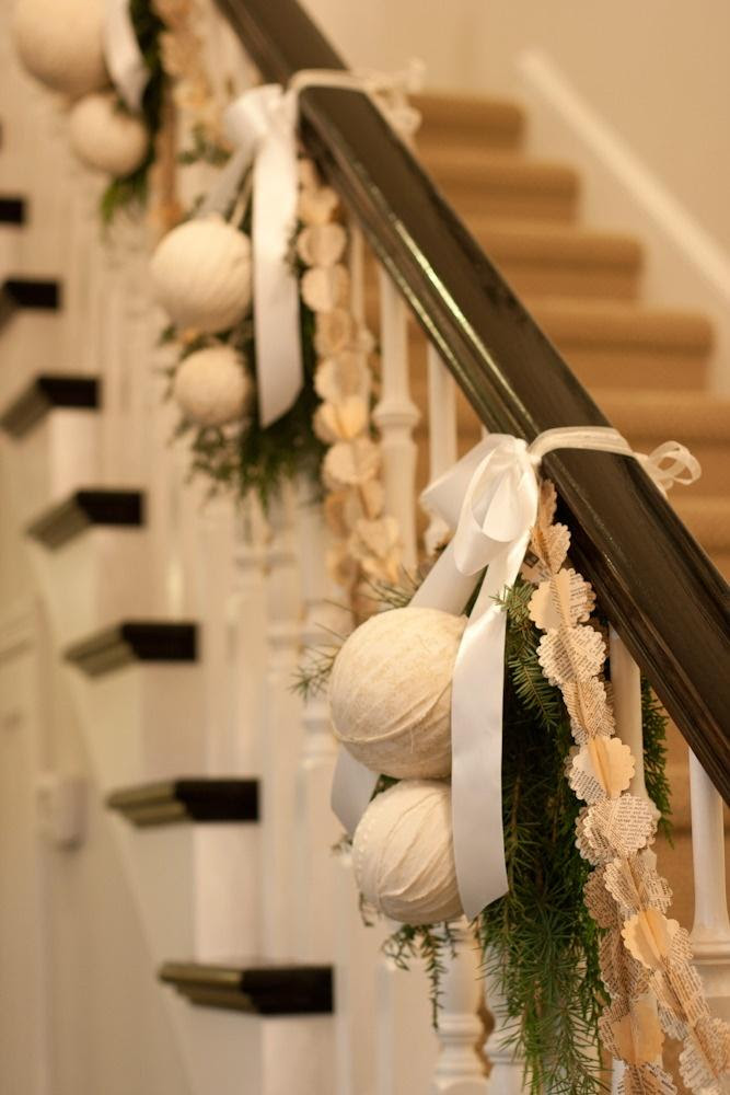 42 Top Images Christmas Garland For Banister / Sophia's: Christmas Stairs