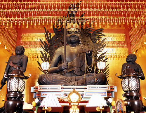 初詣や参拝客で賑わう 関東三大不動 とはどこのお寺を指すの 本尊の 不動明王 とは おでかけガイド 東京版