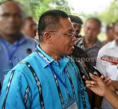 Saumlaki, Malukupost.com - Komisi Pemilihan Umum (KPU) Kabupaten Maluku Tenggara Barat (MTB) menetapkan pasangan Petrus Fatlolon-Agustinus Utuwaly (FATWA) sebagai Bupati dan Wakil Bupati terpilih pada Pilkada serentak 15 Februari 2017. Penetapan melalui rapat pleno terbuka di kantor KPU MTB di Saumlaki, Kamis (6/4), dihadiri lima orang komisioner KPU, ketua Panwaslih kabupaten MTB, Kapolres, Dandim 1507/Saumlaki, Calon Bupati Petrus Fatlolon dan pimpinan partai pengusung maupun simpatisan pasangan FATWA. Sebelum membacakan keputusan KPU tentang penetapan pasangan calon terpilih untuk kemudian diproses dan dilantik sebagai bupati dan wakil bupati MTB periode 2017-2022, Ketua KPU MTB Johana J.J Lololuan membacakan berita acara nomor 08/BA/KPU-Kab.MTB/IV/2017 tentang penetapan calon terpilih dalam Pilkada 2017.